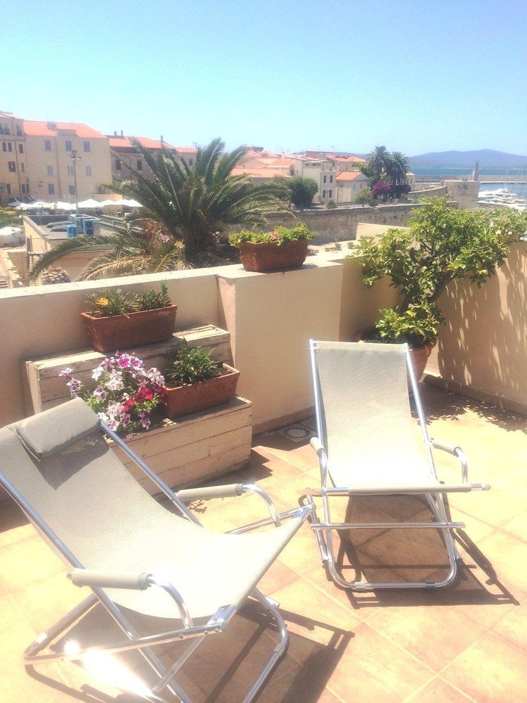 La Terrazza Sul Porto - Guest House Альгеро Экстерьер фото